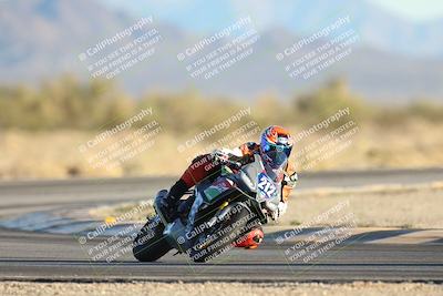 media/Dec-07-2025-CVMA (Sun) [[3e7d2de5dc]]/Race 18-Formula Twins-Formula 40 UL/